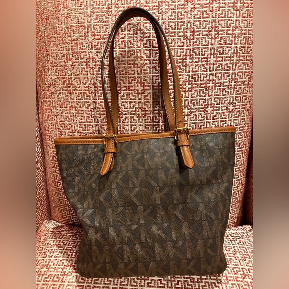 Michael Kors Monogram Jet Set Purse